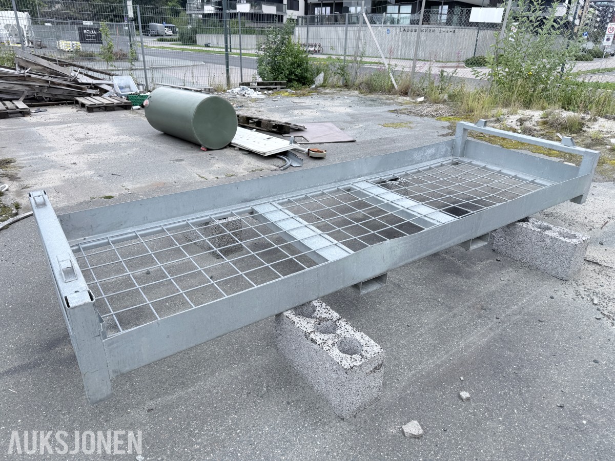2 stk bareller til anleggsgjerder