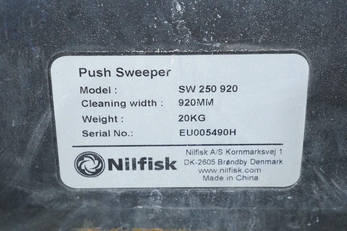 Nilfisk SW250 920 manuell feiemaskin – 920 mm