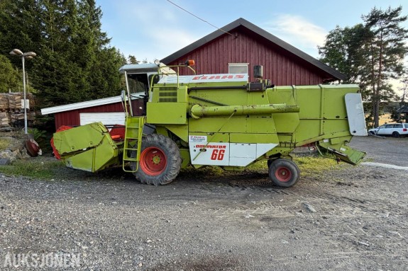 1982 Claas Dominator 66 skurtresker - 10 fots skjærebord - Perkins dieselmotor