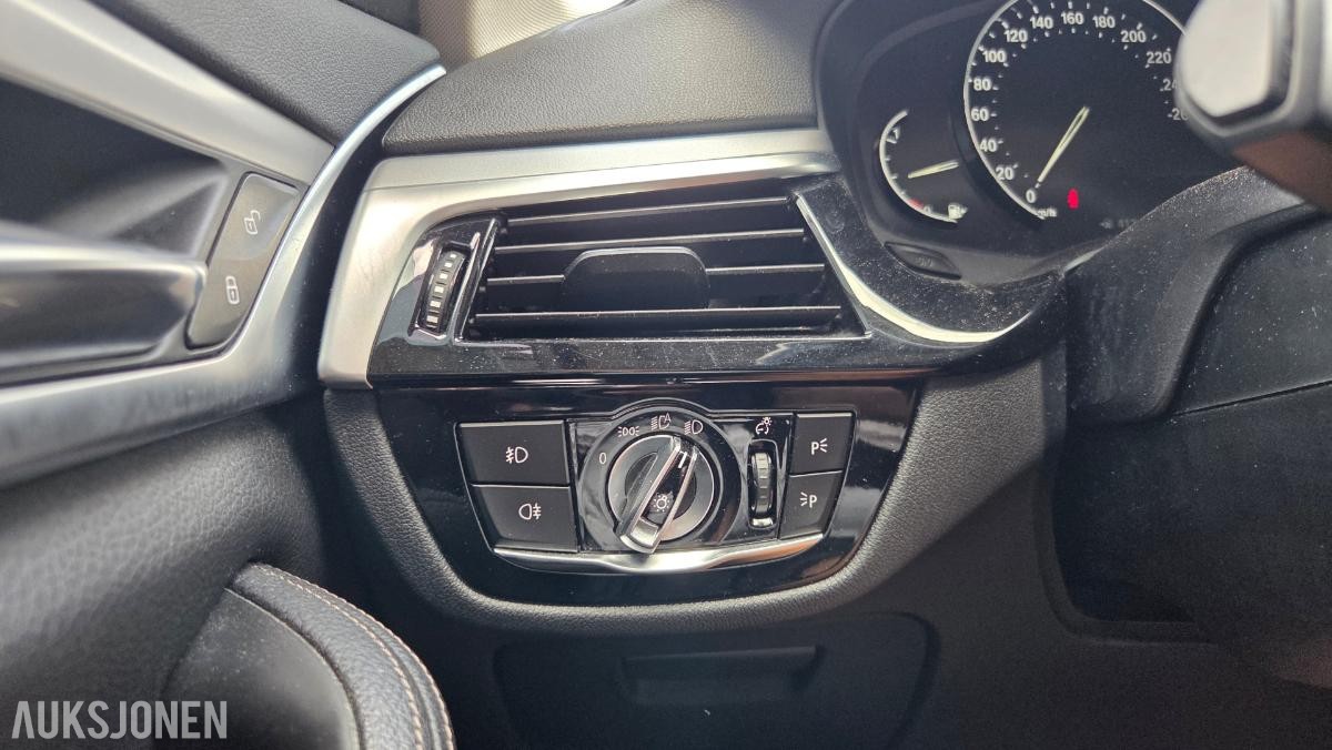 2017 BMW 5-serie, 520i Rep objekt , 203000km