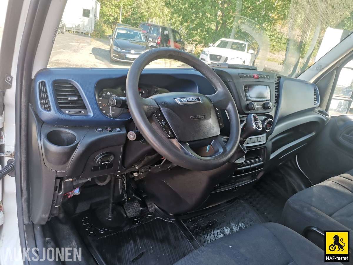 2017 IVECO DAILY SKAPBIL 155 HK AUT WEBASTO ZEPRO LØFTELEM