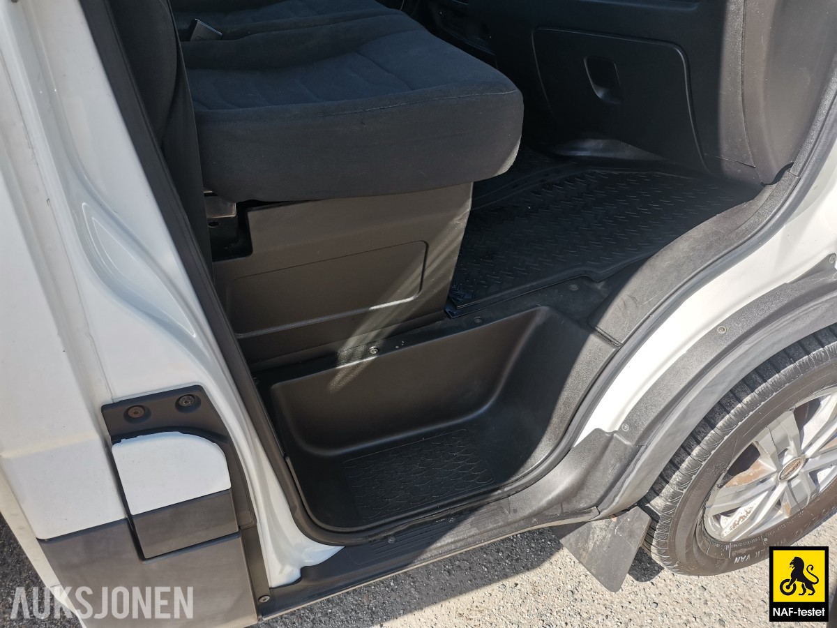 2017 IVECO DAILY SKAPBIL 155 HK AUT WEBASTO ZEPRO LØFTELEM