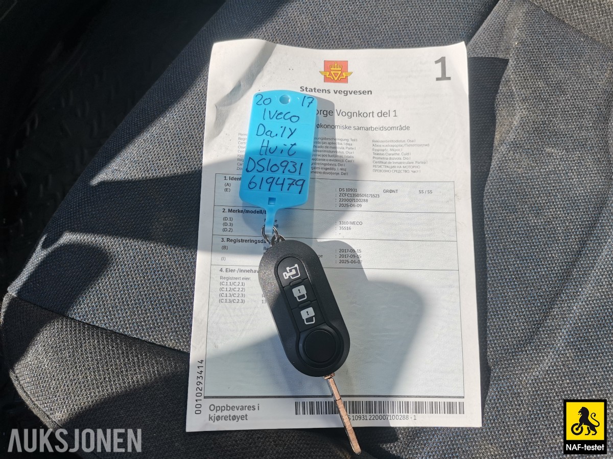 2017 IVECO DAILY SKAPBIL 155 HK AUT WEBASTO ZEPRO LØFTELEM