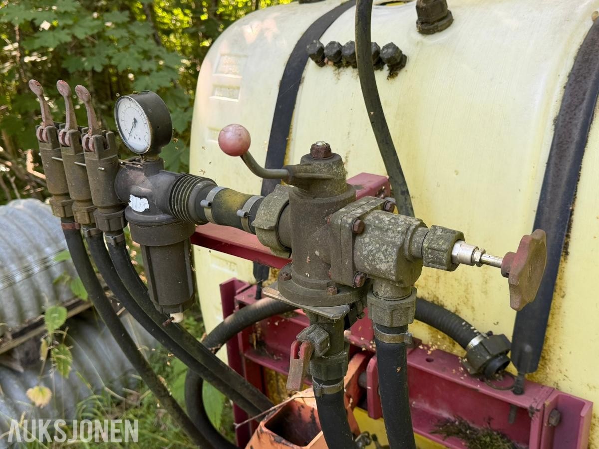 Hardi NK600 åkersprøyte med 600 liters tank