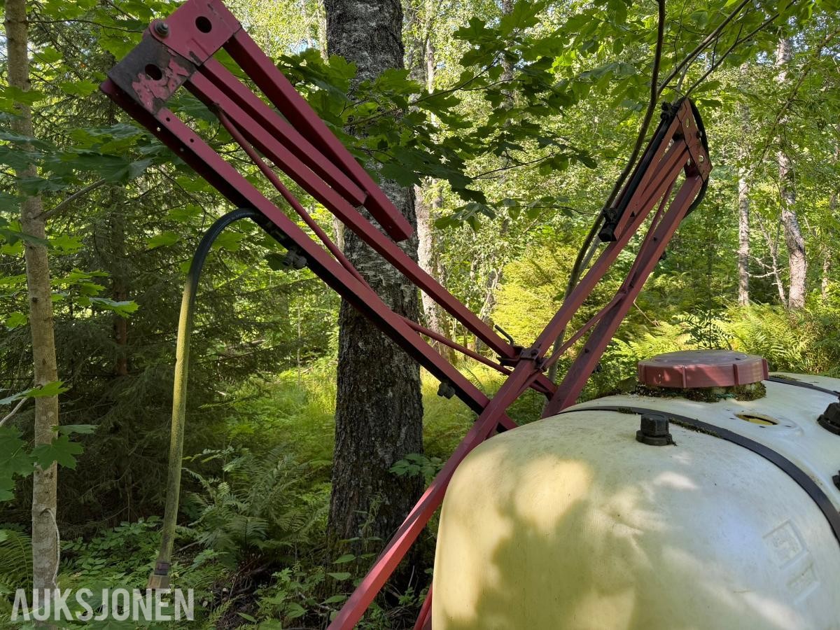 Hardi NK600 åkersprøyte med 600 liters tank