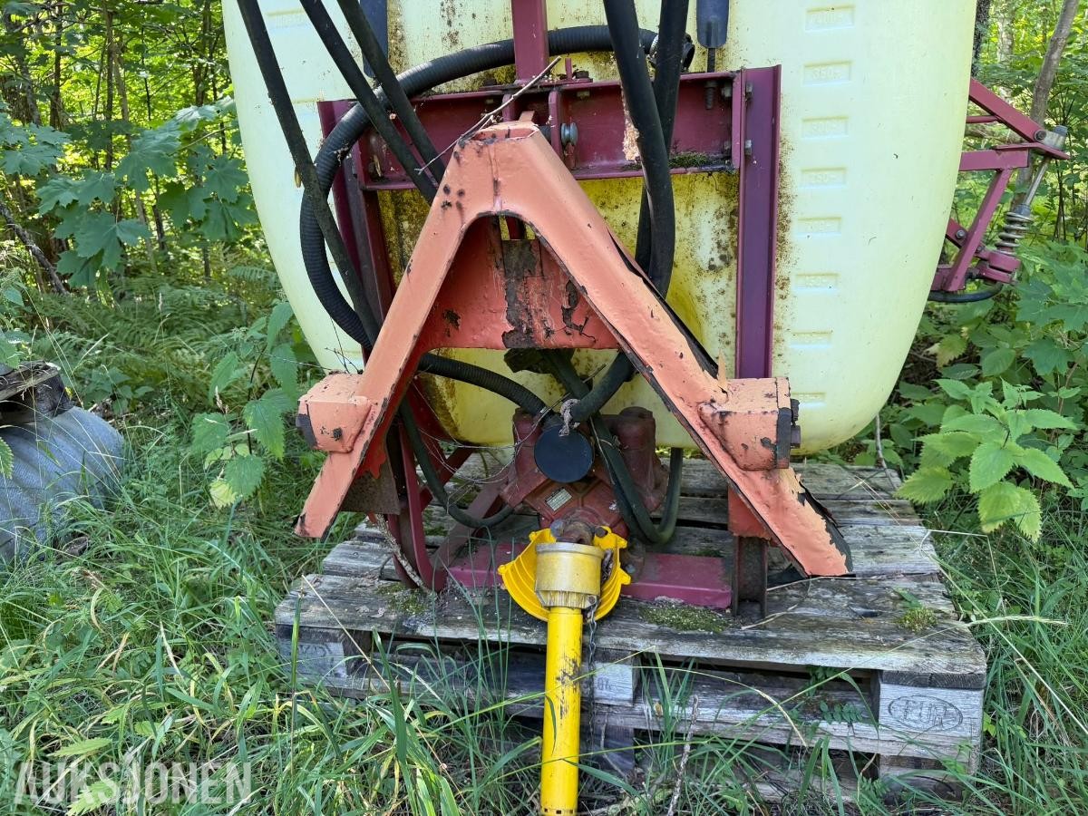 Hardi NK600 åkersprøyte med 600 liters tank