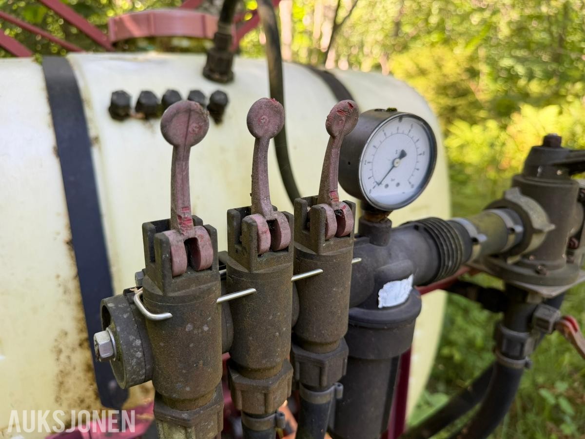 Hardi NK600 åkersprøyte med 600 liters tank
