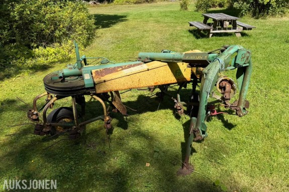 Farendløse JF AV-330 C høyvender/sprederive
