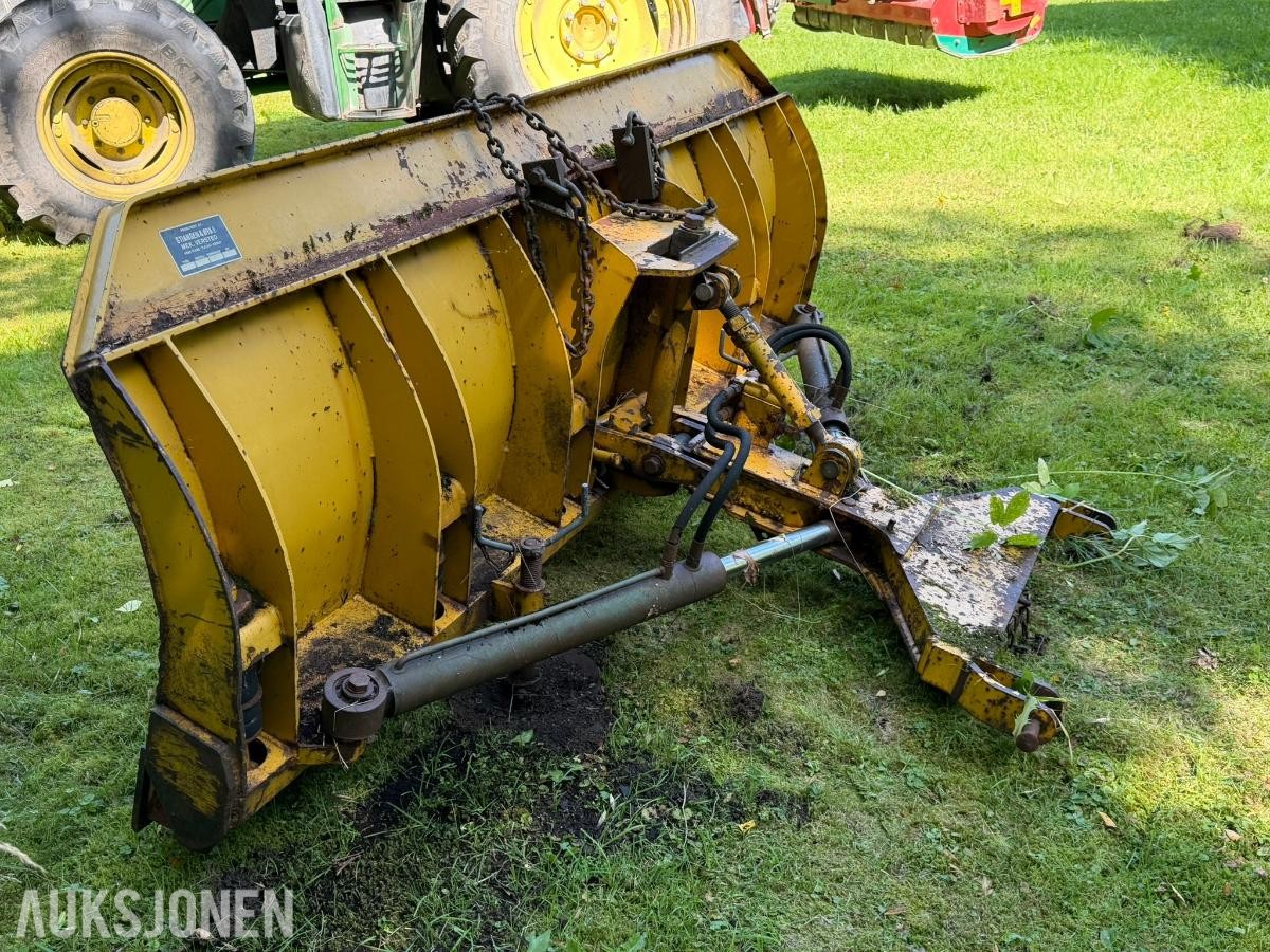 1982 Stiansen & Øya brøyteskjær 2500 med Brøyteramme til traktor