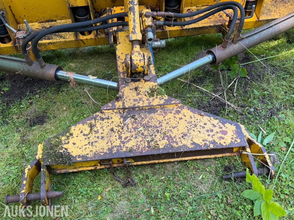 1982 Stiansen & Øya brøyteskjær 2500 med Brøyteramme til traktor