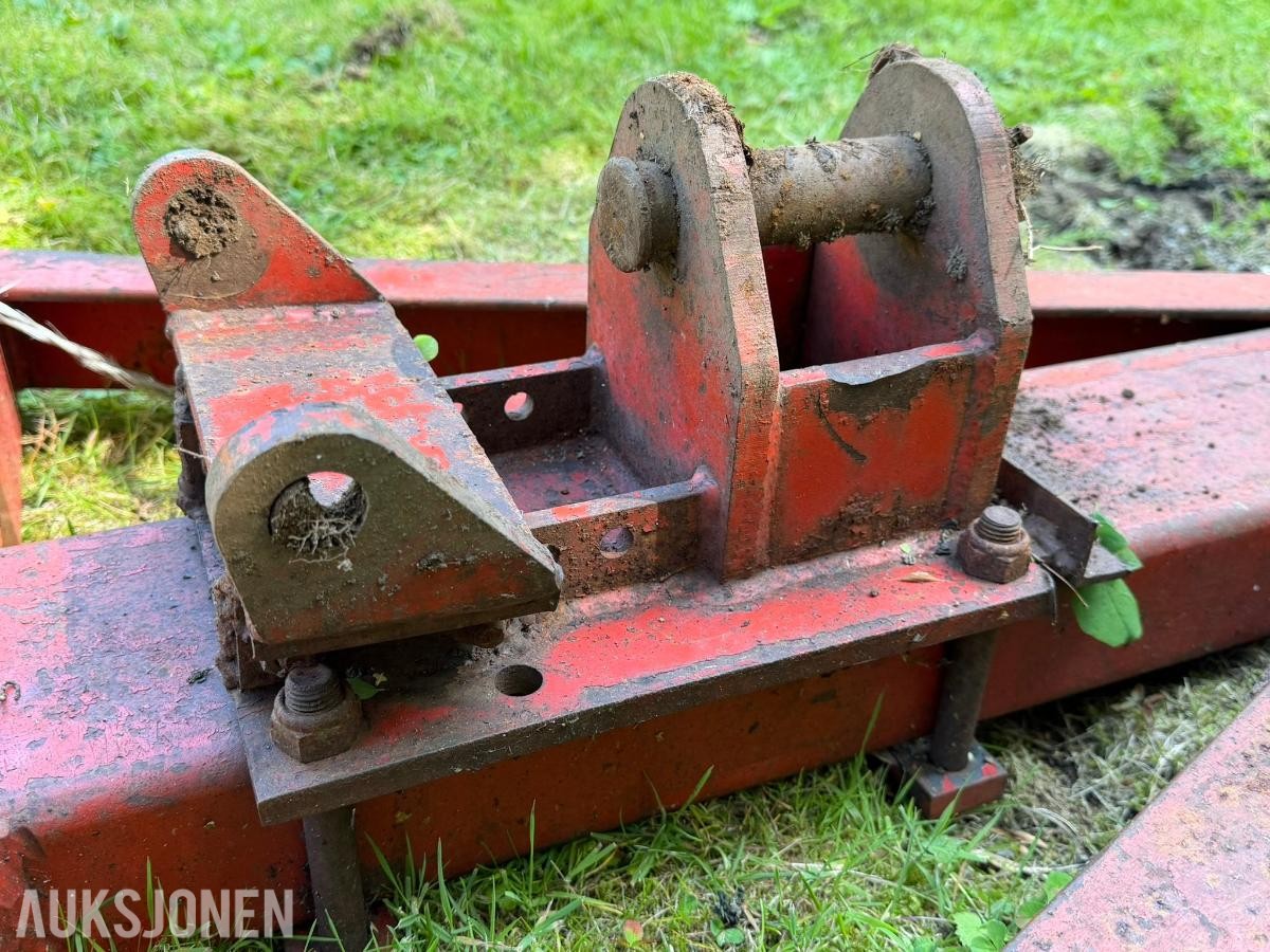 1982 Stiansen & Øya brøyteskjær 2500 med Brøyteramme til traktor
