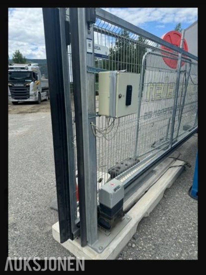 Bom for byggeplass med kortleser og appstyring
