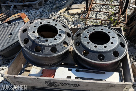Lastebilfelger Volvo VN - 2 stk samlet - 10 bolthull per felg - 10 lettehull i felgskiven