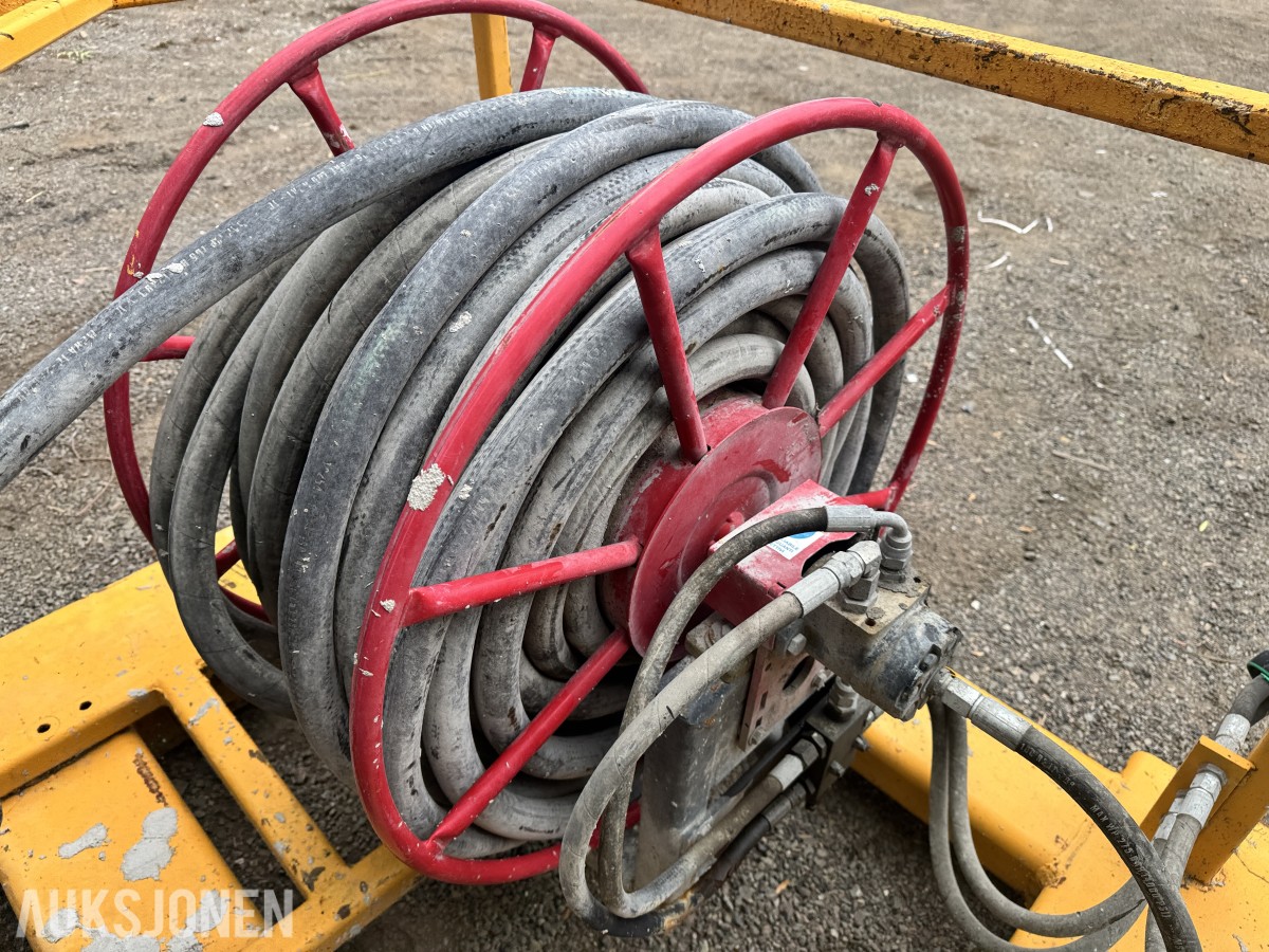 Hydraulisk slangetrommel til vann