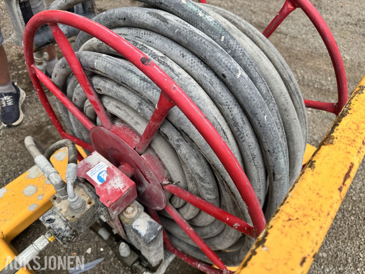 Hydraulisk slangetrommel til vann