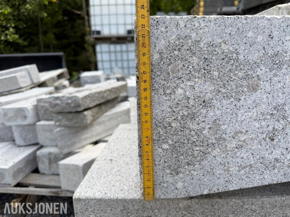 Buede kantstein - Radiestein i grå granitt - Selges samlet