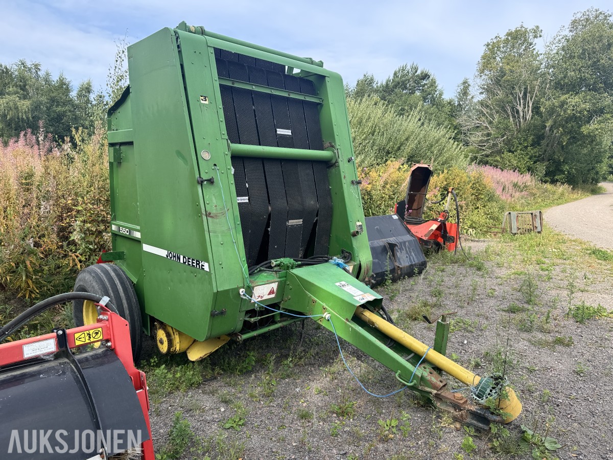 John Deere 550 rundballepresse