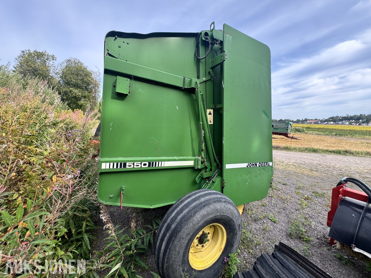 John Deere 550 rundballepresse