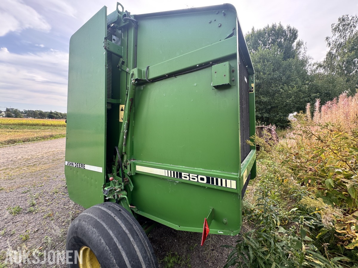 John Deere 550 rundballepresse
