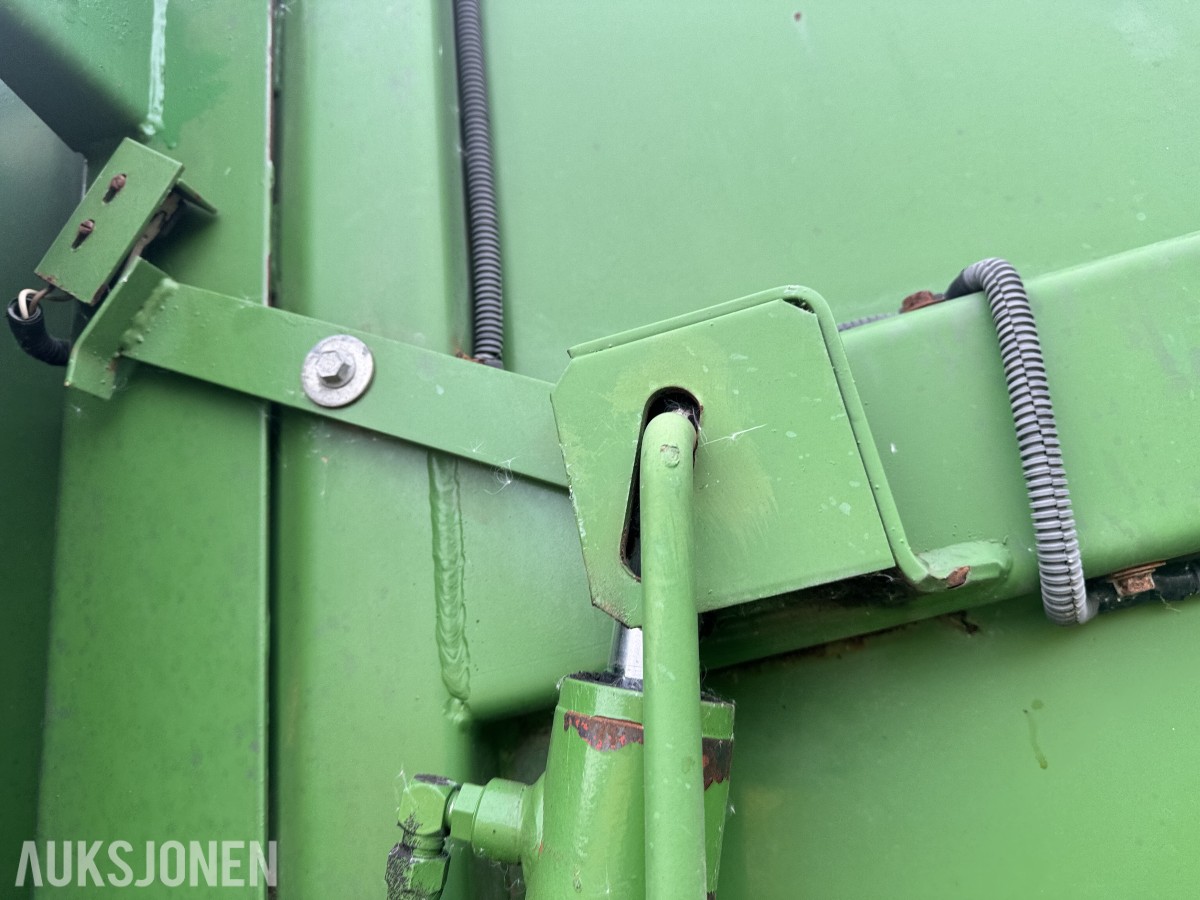 John Deere 550 rundballepresse