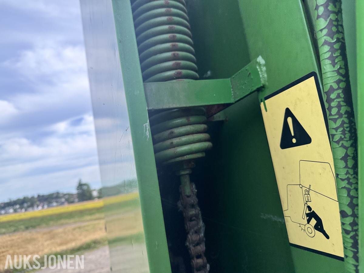 John Deere 550 rundballepresse