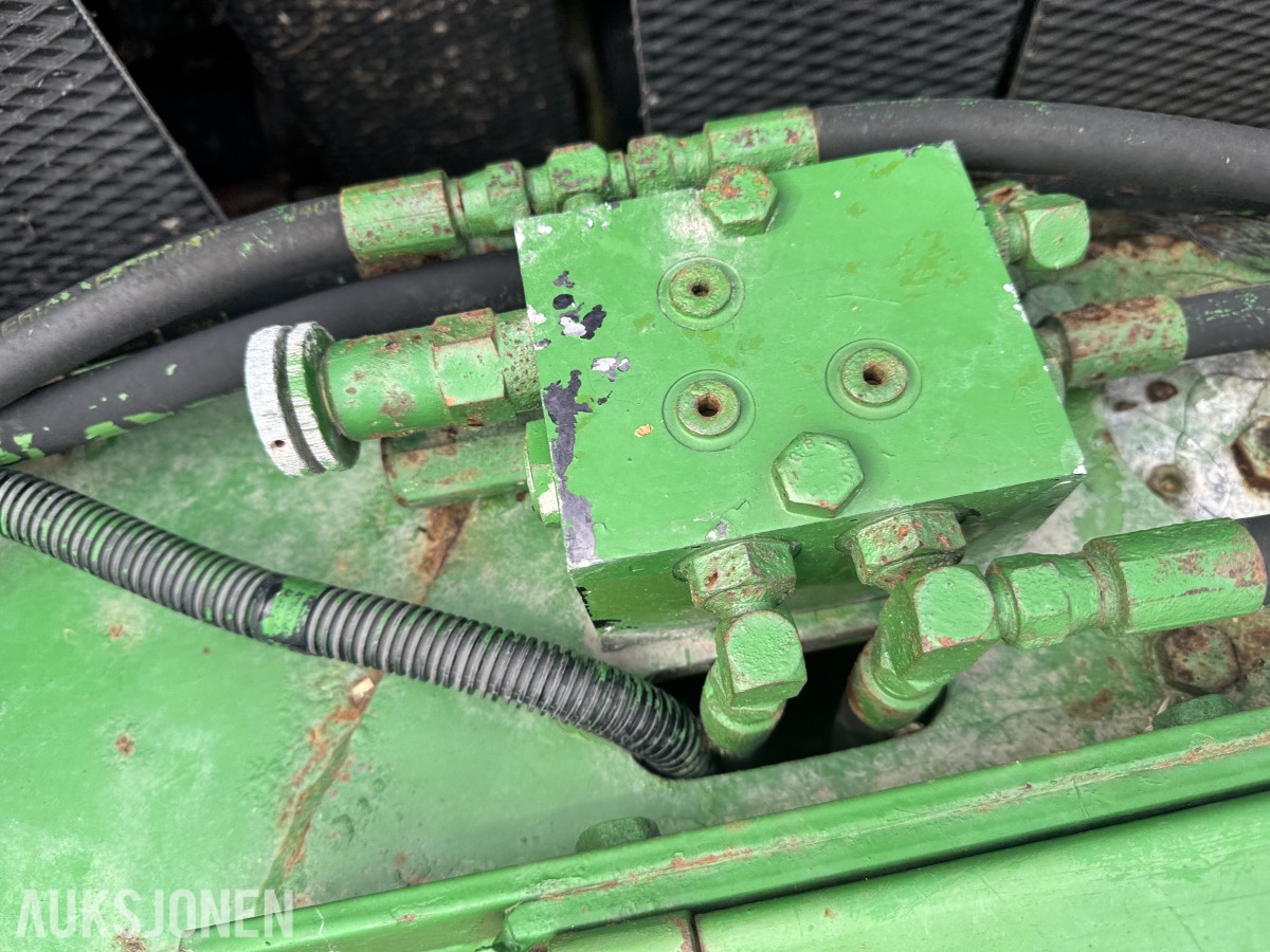 John Deere 550 rundballepresse