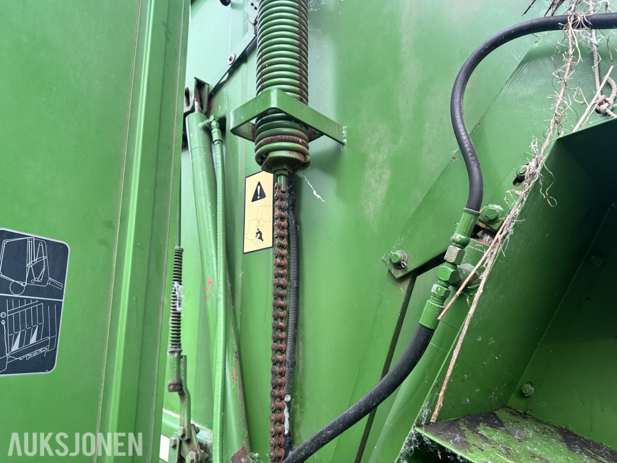 John Deere 550 rundballepresse