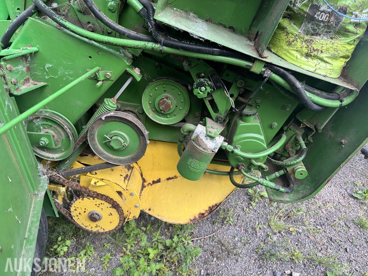John Deere 550 rundballepresse