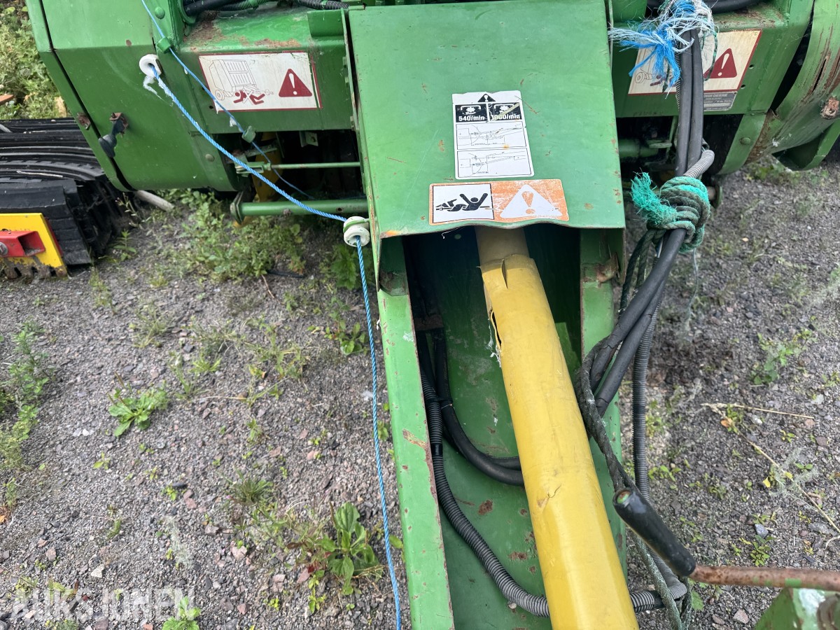 John Deere 550 rundballepresse