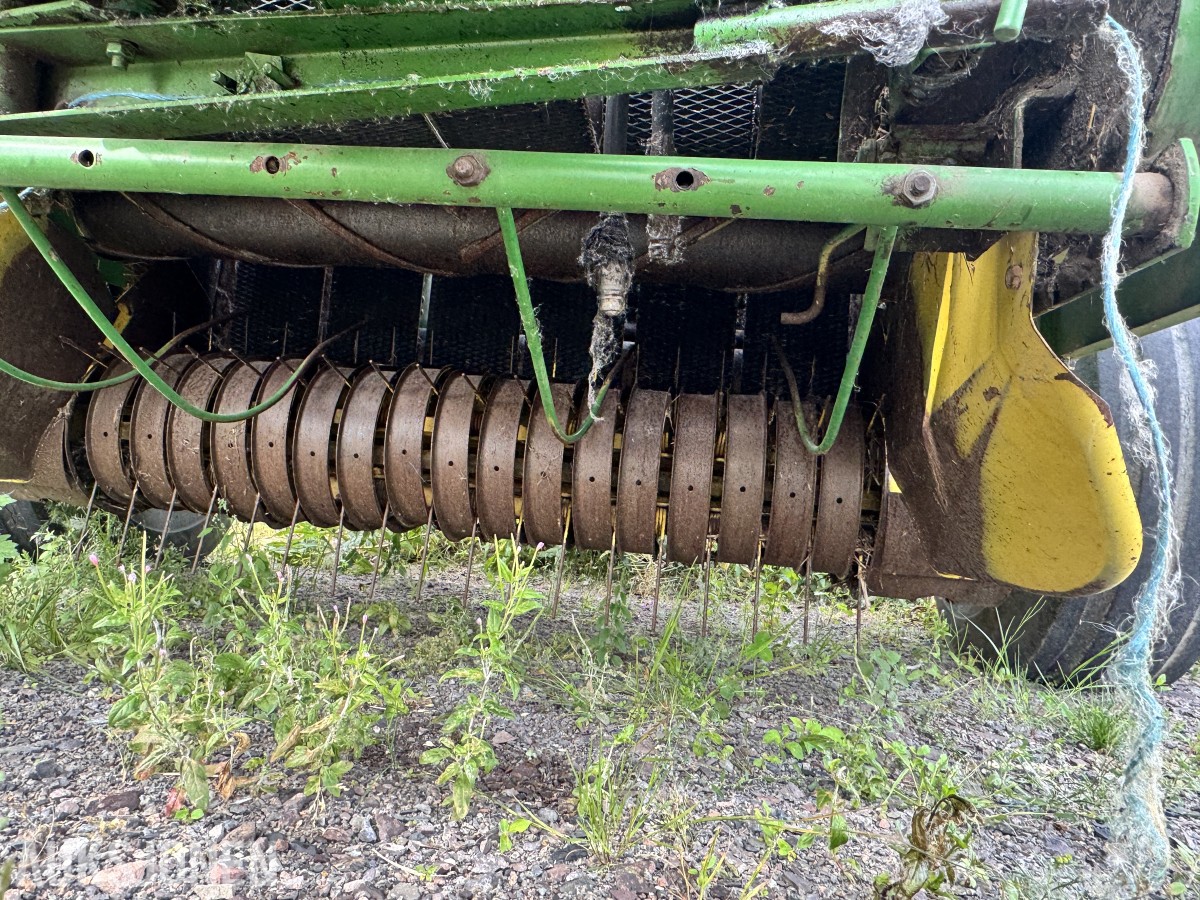 John Deere 550 rundballepresse