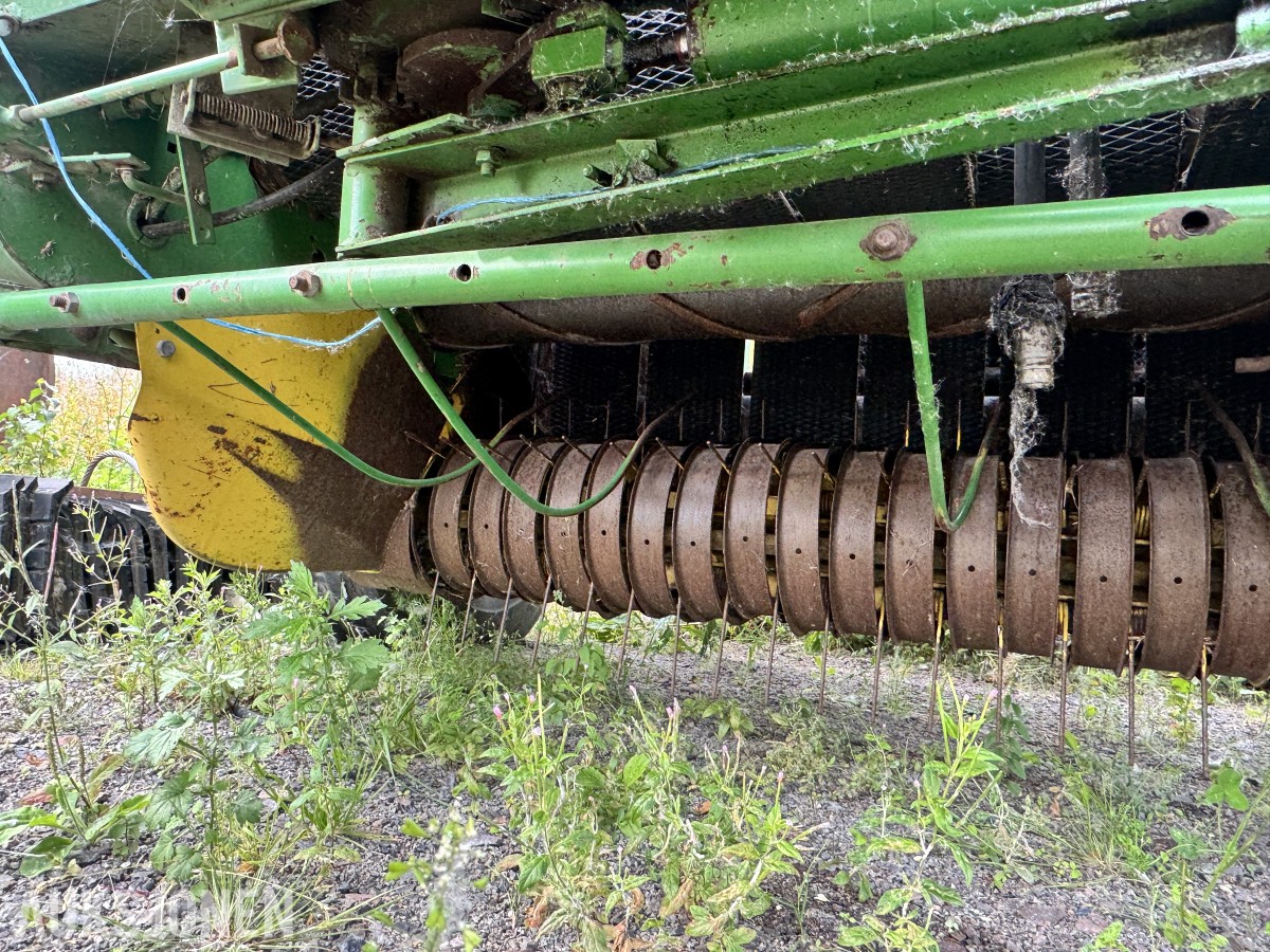 John Deere 550 rundballepresse