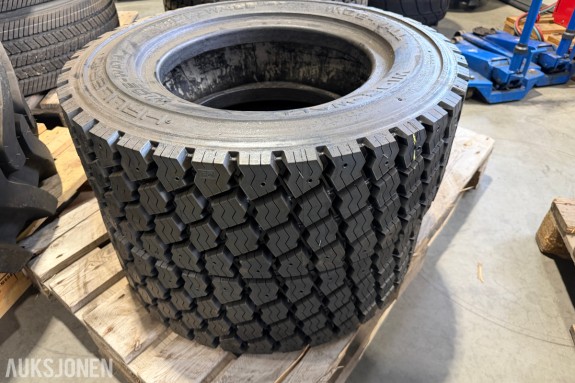 Hauler LT Wide-Wall 250-15 N.H.S. industridekk - to dekk i samme dimensjon -