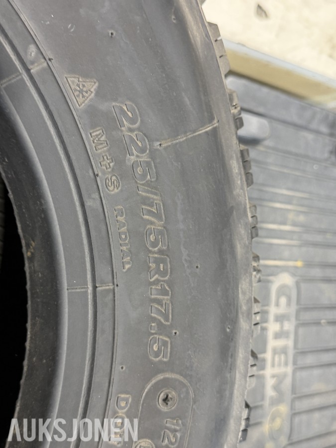 Scandekk K817 225/75R17.5 129/127M - 4 stk regummierte vinterdekk