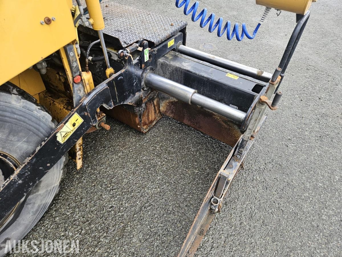2011 Cat AP-300 asfaltutlegger/paver - 1440T