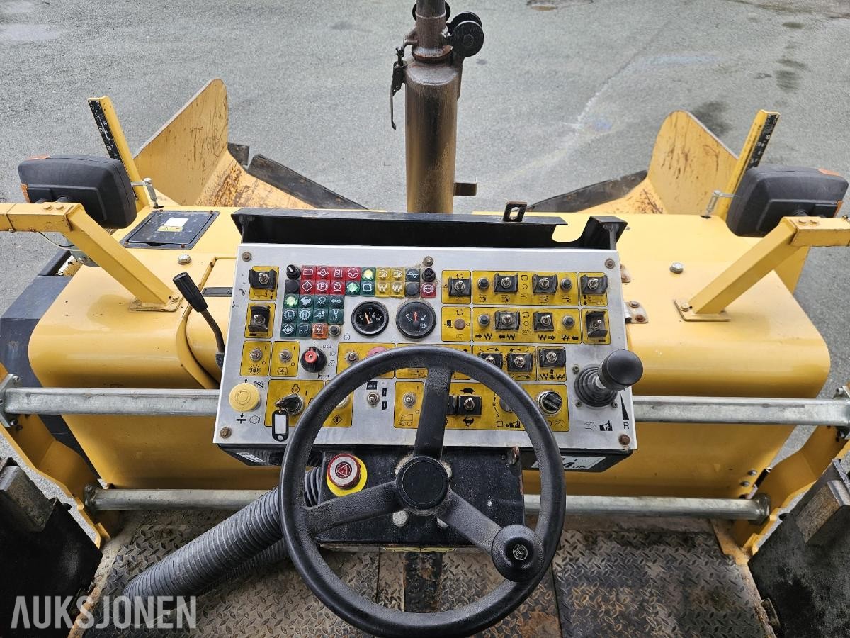 2011 Cat AP-300 asfaltutlegger/paver - 1440T