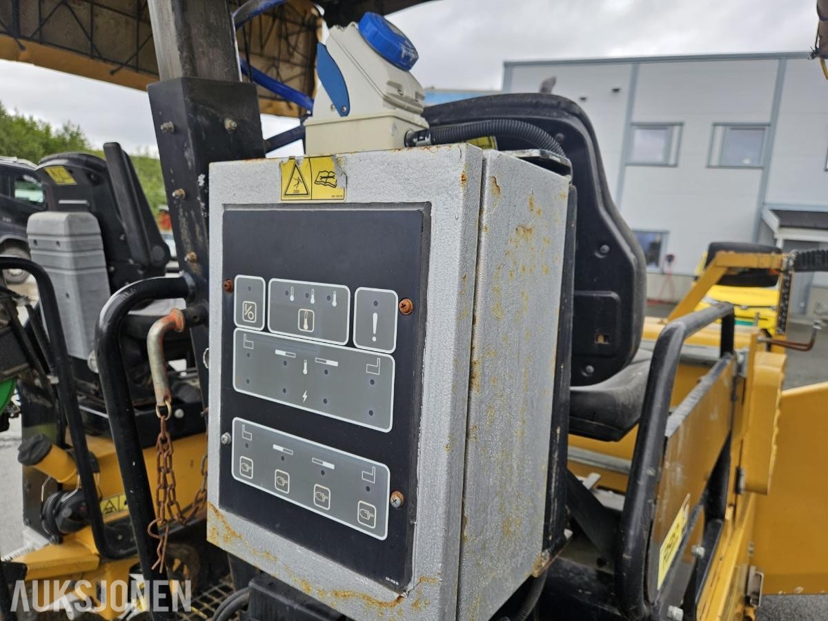 2011 Cat AP-300 asfaltutlegger/paver - 1440T