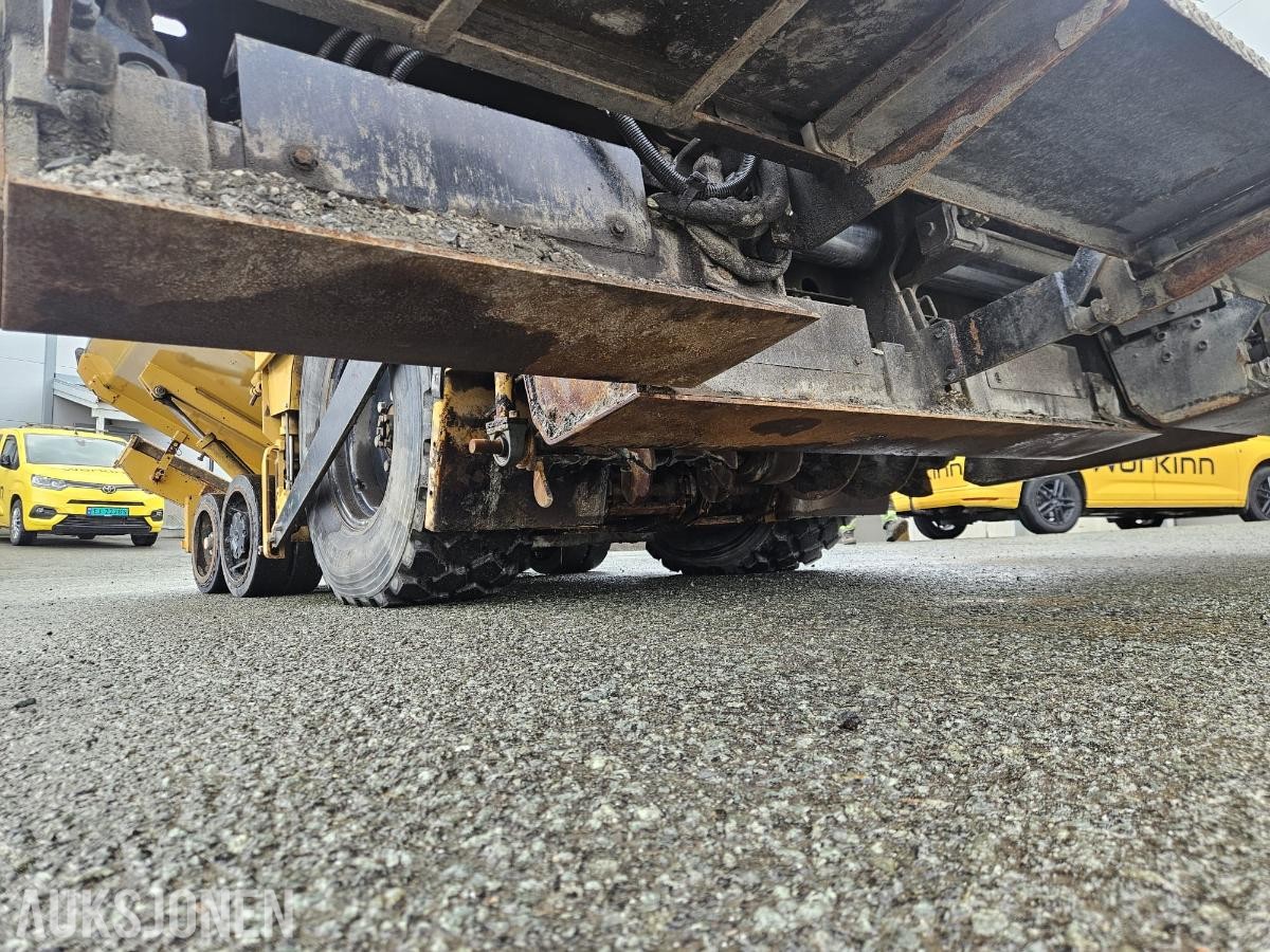 2011 Cat AP-300 asfaltutlegger/paver - 1440T