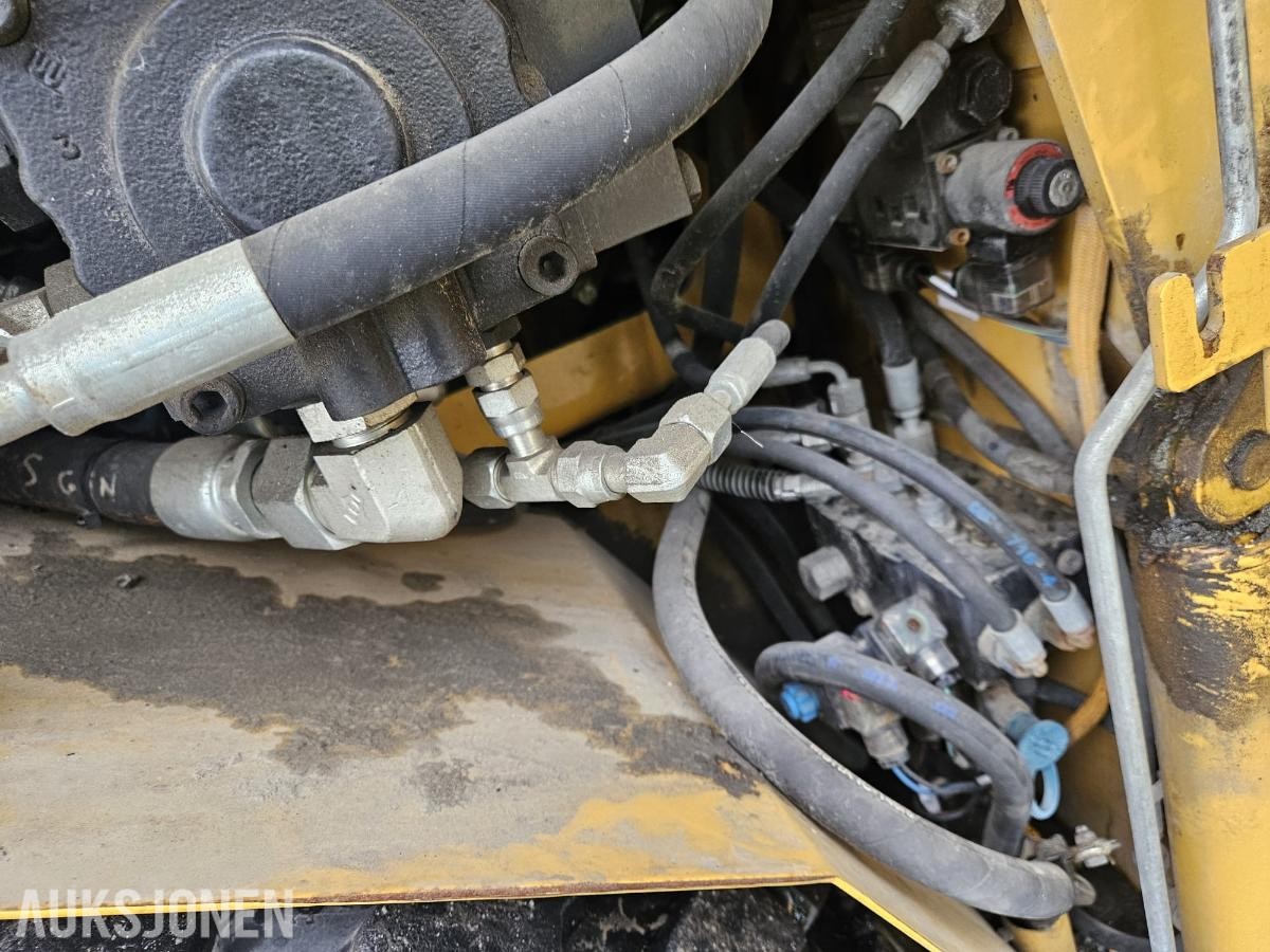 2011 Cat AP-300 asfaltutlegger/paver - 1440T