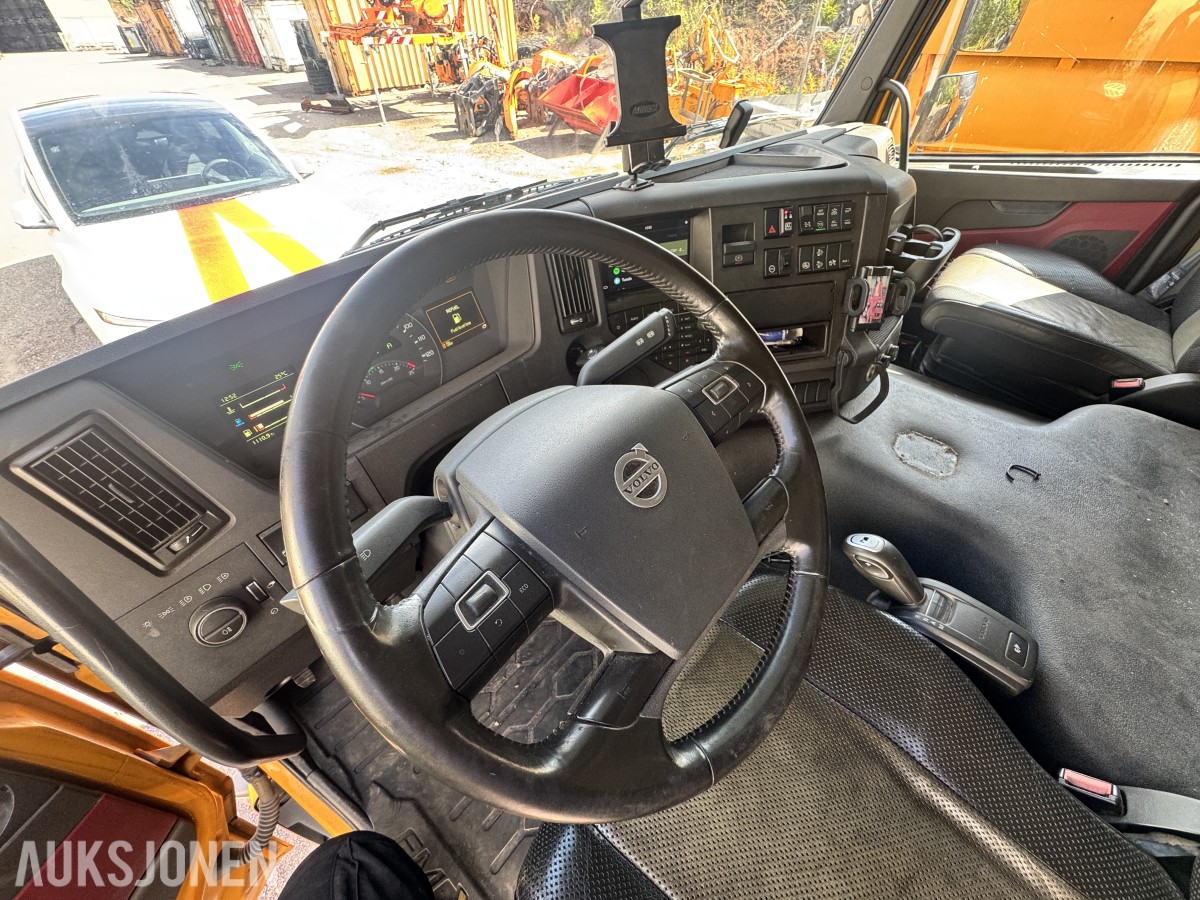 2017 Volvo FMX 540 8X4 - 163 133km