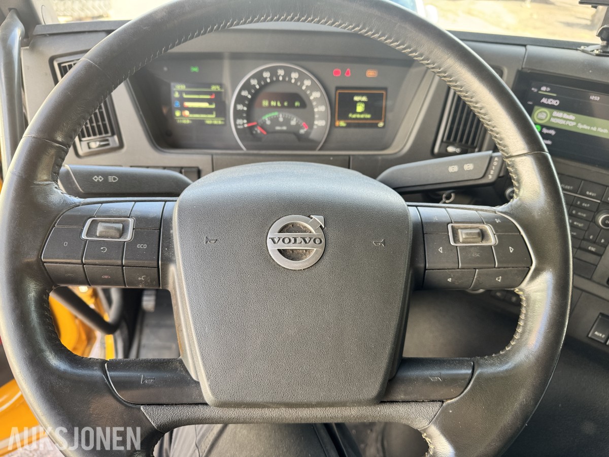 2017 Volvo FMX 540 8X4 - 163 133km