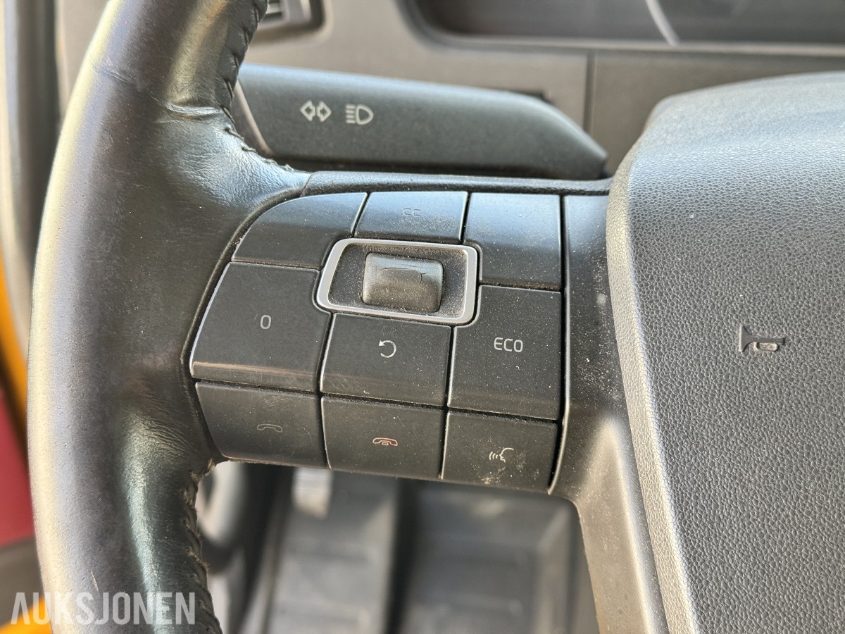 2017 Volvo FMX 540 8X4 - 163 133km