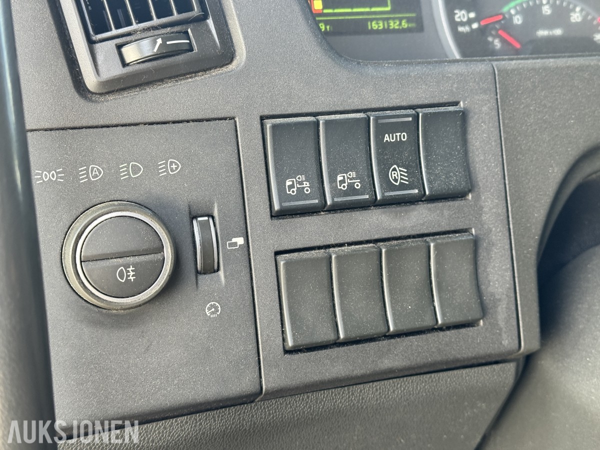 2017 Volvo FMX 540 8X4 - 163 133km