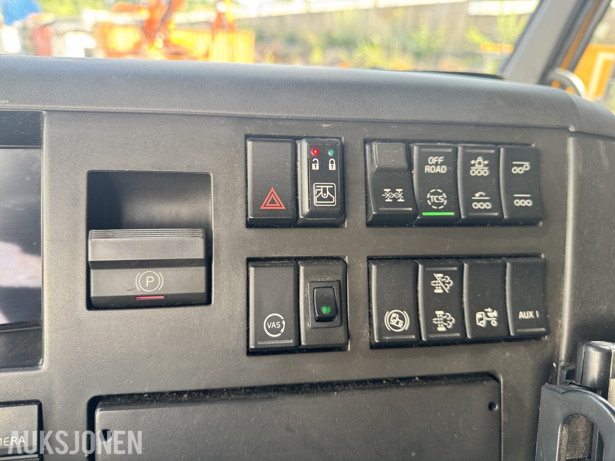 2017 Volvo FMX 540 8X4 - 163 133km