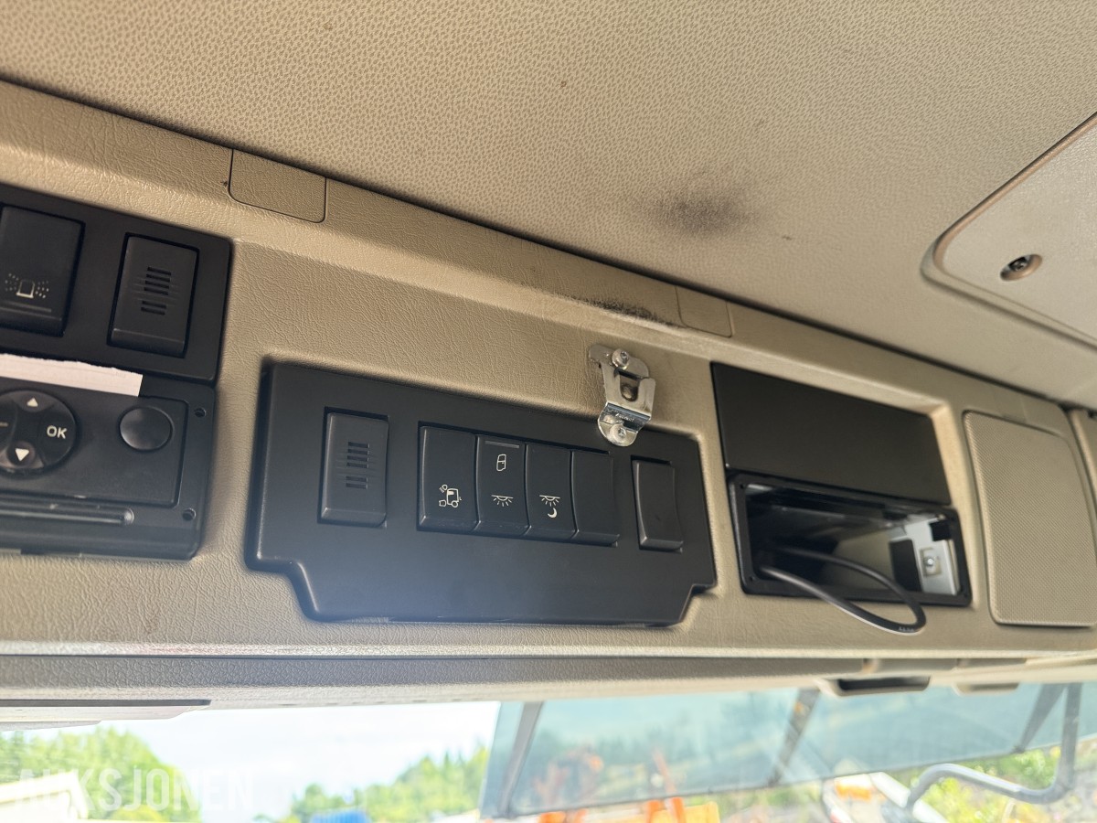 2017 Volvo FMX 540 8X4 - 163 133km