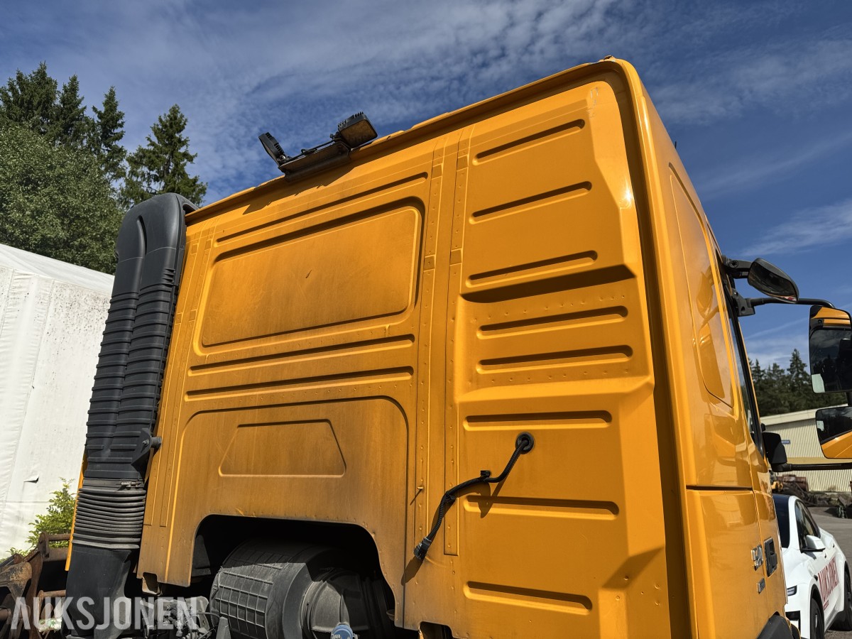 2017 Volvo FMX 540 8X4 - 163 133km