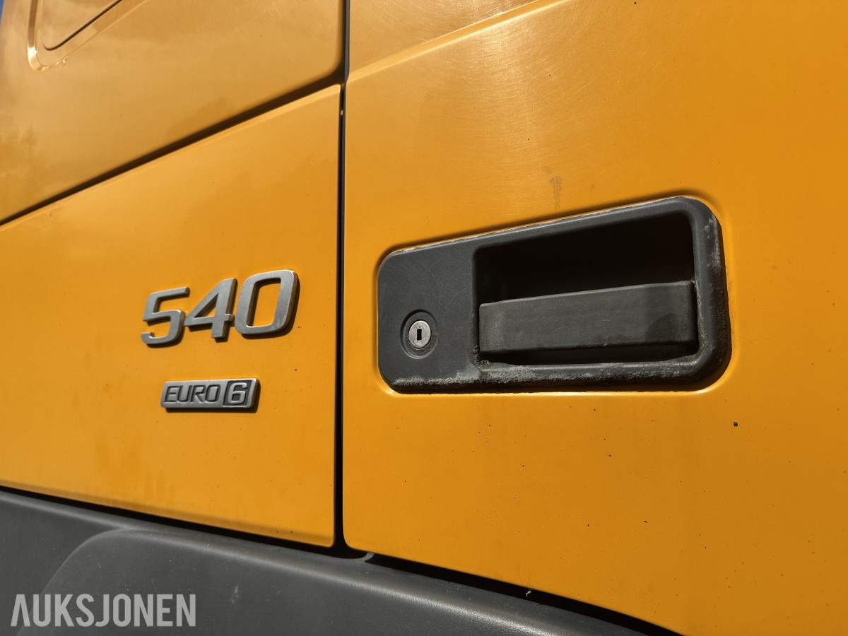 2017 Volvo FMX 540 8X4 - 163 133km