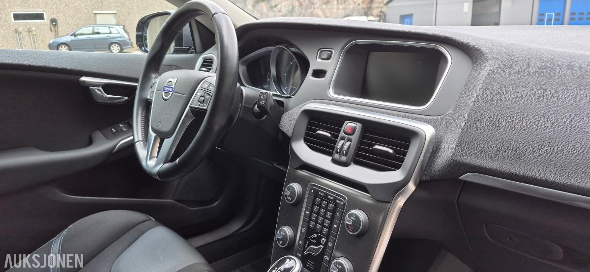 2014 Volvo V40 1.6 Diesel 114hk momentum Automat 51284km Cruisekontroll, Ryggekamera