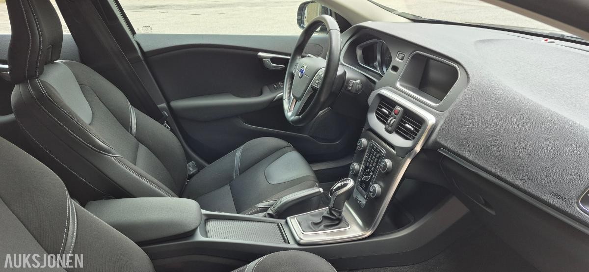 2014 Volvo V40 1.6 Diesel 114hk momentum Automat 51284km Cruisekontroll, Ryggekamera