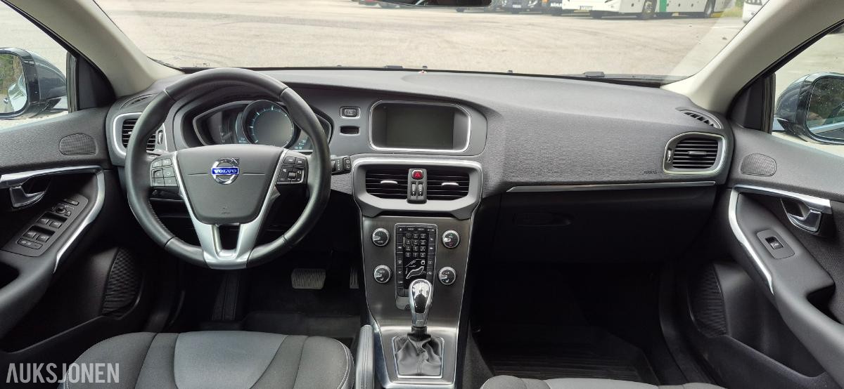 2014 Volvo V40 1.6 Diesel 114hk momentum Automat 51284km Cruisekontroll, Ryggekamera
