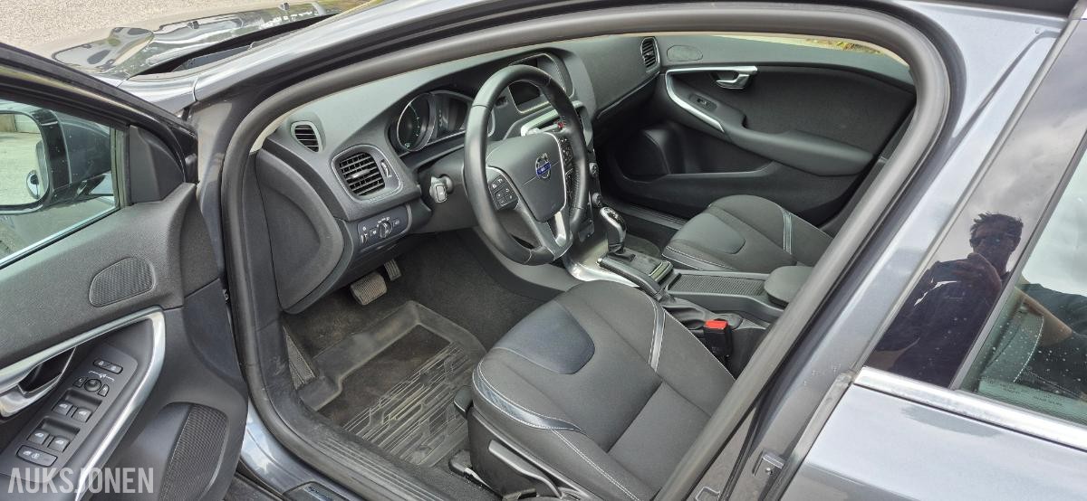 2014 Volvo V40 1.6 Diesel 114hk momentum Automat 51284km Cruisekontroll, Ryggekamera
